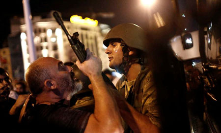 Turquía espera de Grecia extradición de los ocho militares fugados